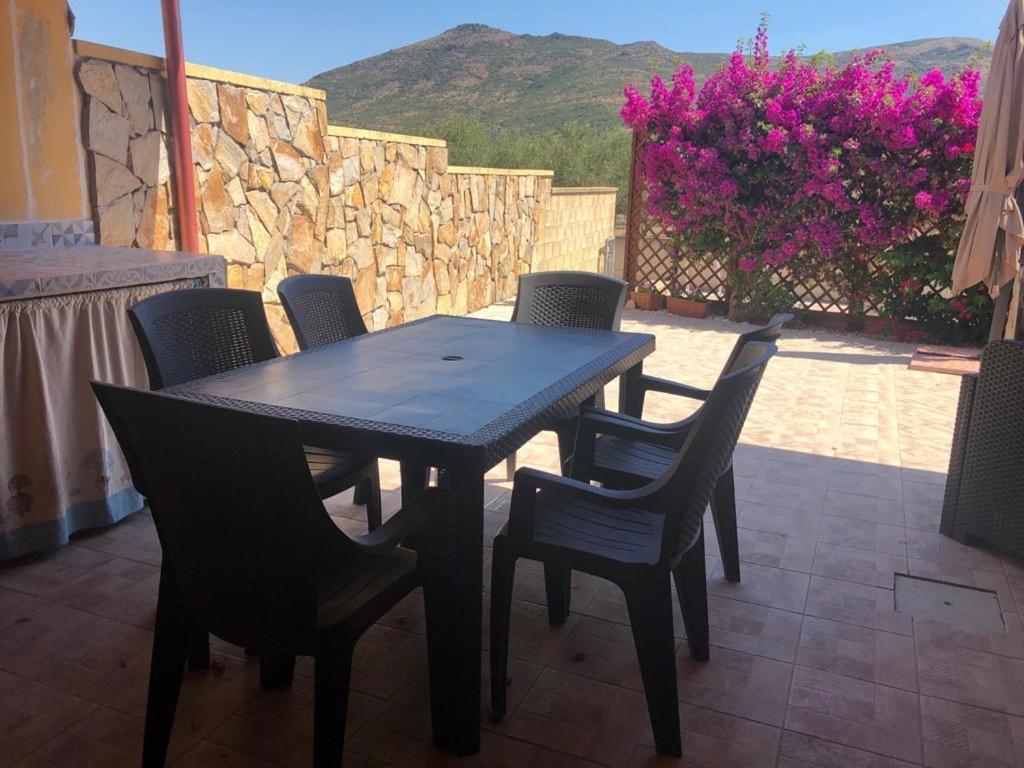 B&B Il Mirto Bianco San Giovanni Suèrgiu Eksteriør billede
