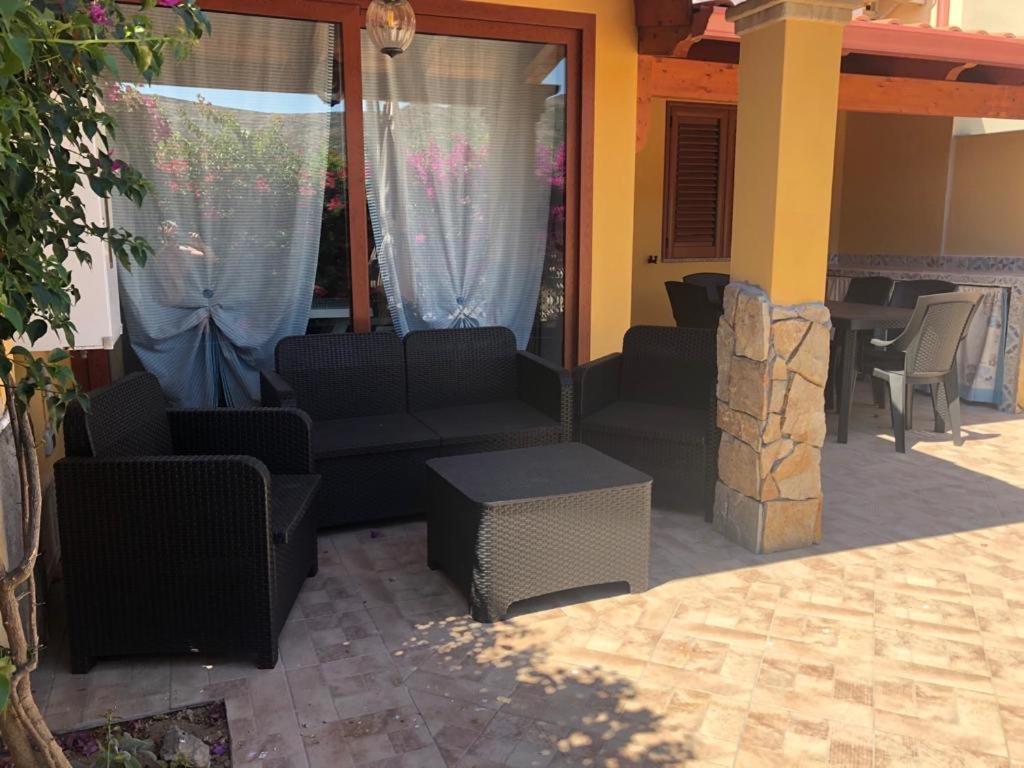 B&B Il Mirto Bianco San Giovanni Suèrgiu Eksteriør billede